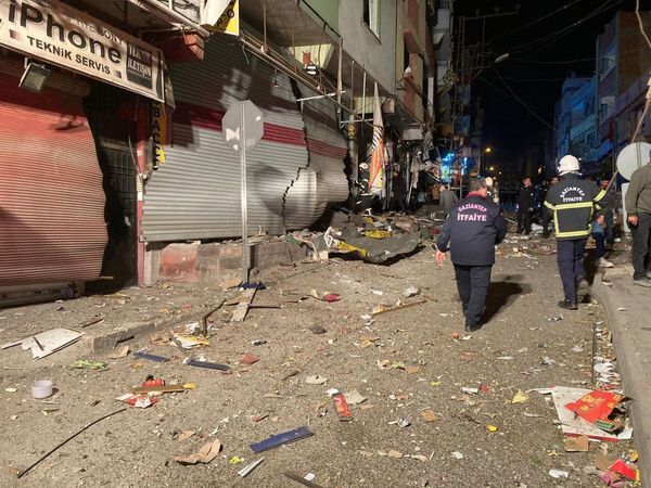 Gaziantep'te Faciadan Dönülmüş! Gaziantep’te, lokantadaki tüpler patlamıştı,...Patlamanın Bilançosu Gün Ağarınca Ortaya Çıktı...